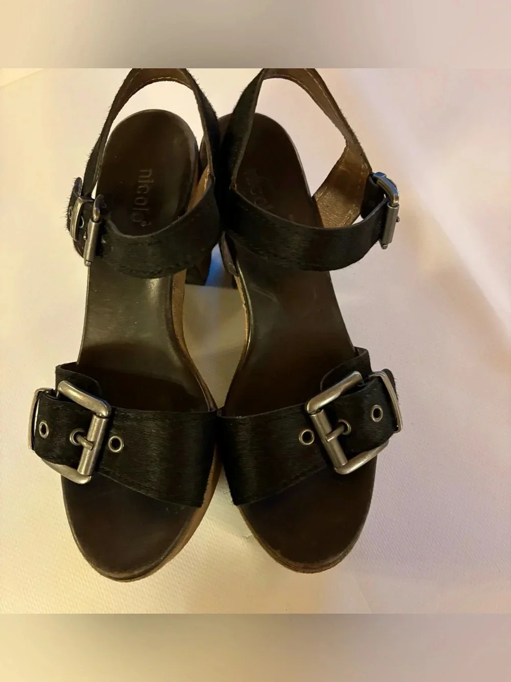 Black leather sz 7 Platform Sandals with Buckle Accent
